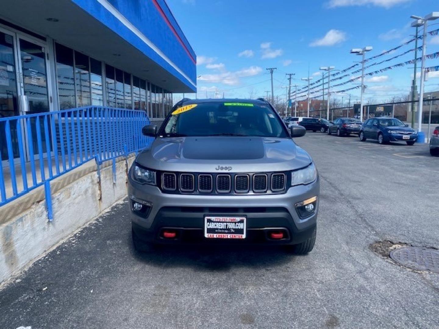 2019 SILVER Jeep Compass Trailhawk 4WD (3C4NJDDBXKT) with an 2.4L L4 DOHC 16V engine, 9A transmission, located at 7600 S Western Ave., Chicago, IL, 60620, (773) 918-3980, 0.000000, 0.000000 - Photo#1